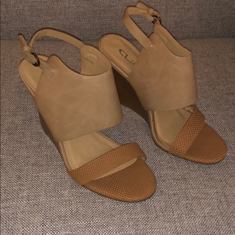 CL by Chinese Laundry Baja Wedge Heel - Size 7